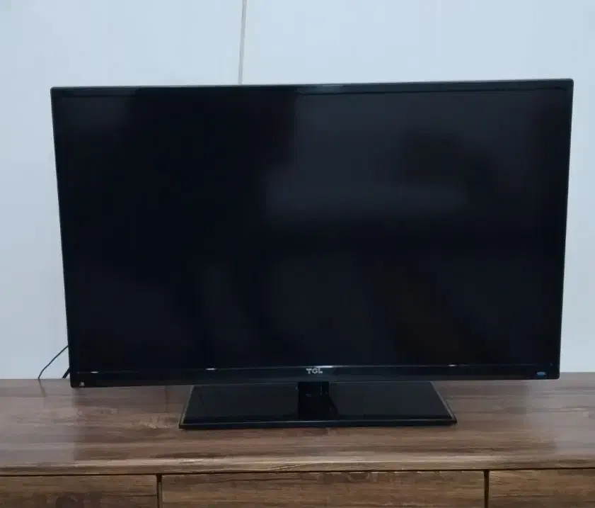 تلویزیون۳۲اینچTCL|تلویزیون و پروژکتور|اهر, |دیوار