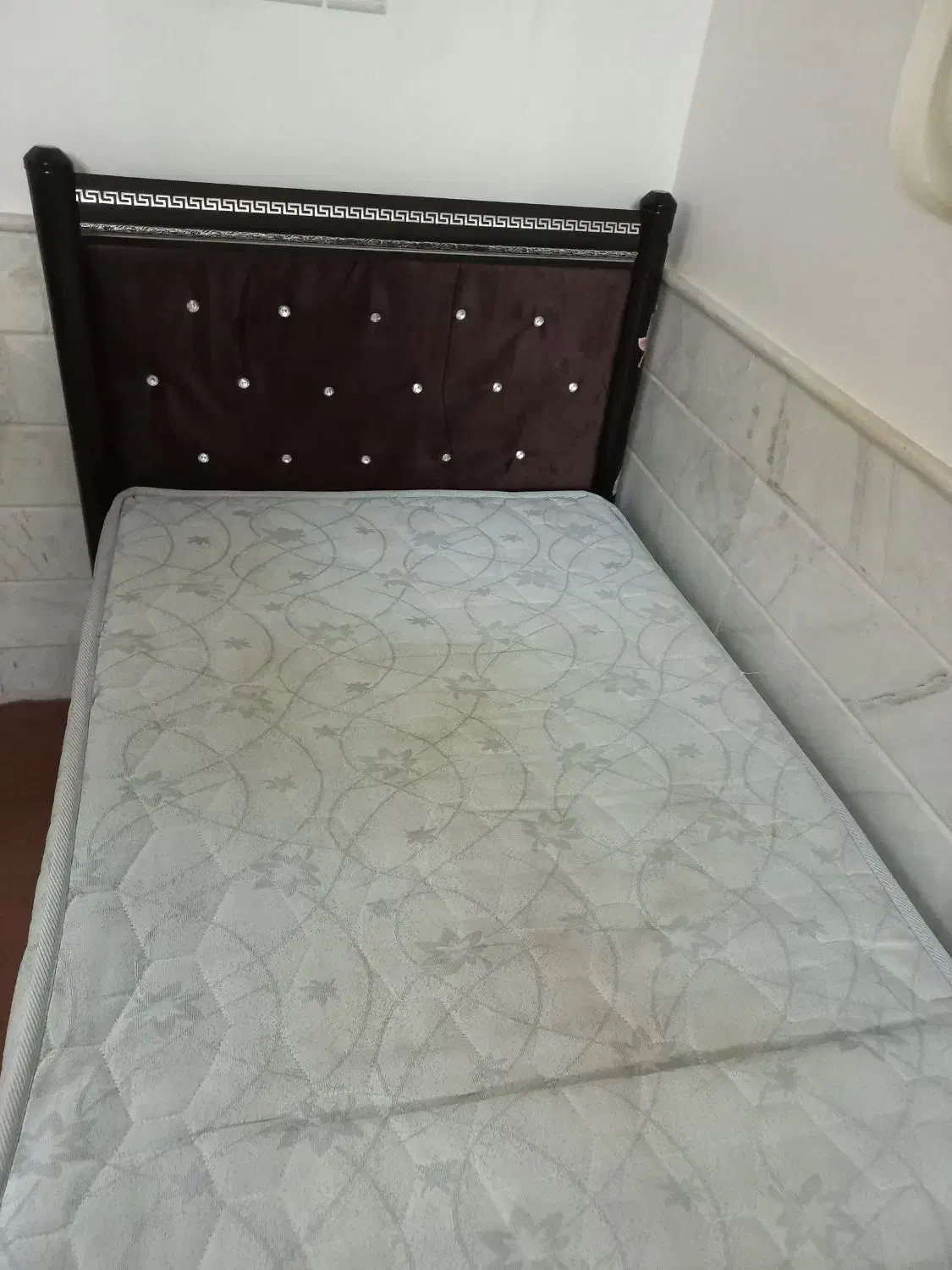 تخت فلزی با تشک|تخت و سرویس خواب|قم, دانش|دیوار