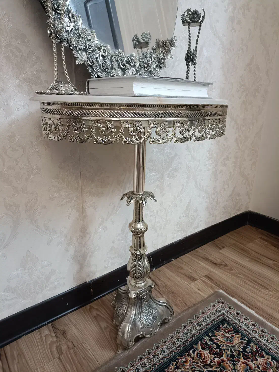 آیینه وشمعدان|آینه|شاهین‌شهر, شهرک گلدیس|دیوار