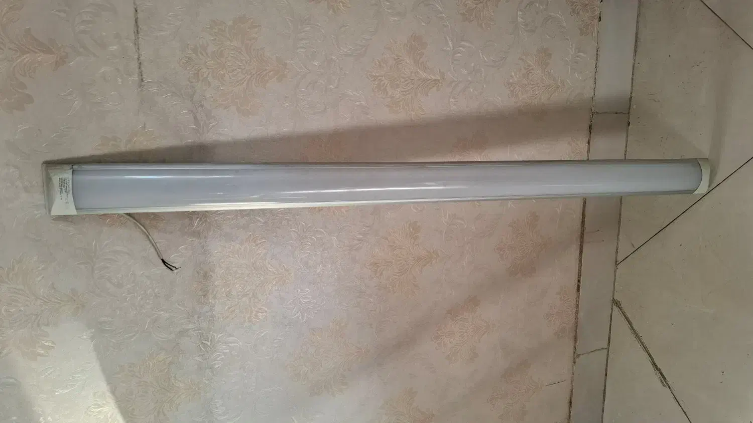 مهتابی|لامپ و چراغ|ری, فیروزآبادی|دیوار