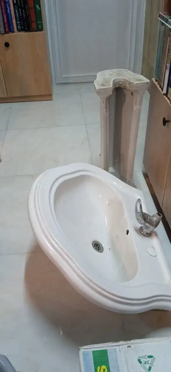 روشویی بزرگ|لوازم سرویس بهداشتی|قم, سراجه (۱۵ خرداد)|دیوار