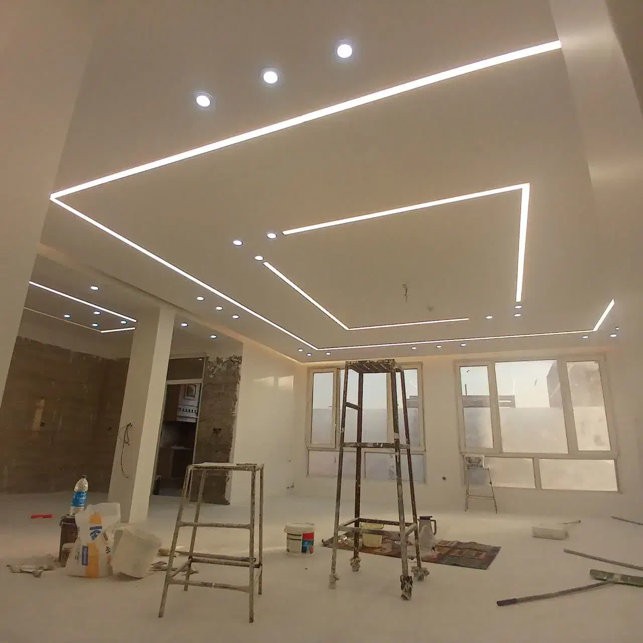 نقاشی ساختمان با دستگاه ایرلس|خدمات پیشه و مهارت|قم, هفت تیر|دیوار