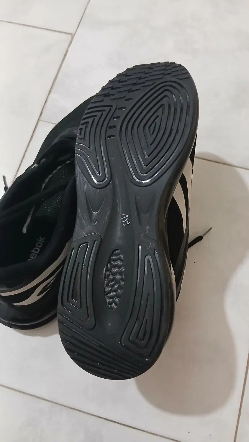 کتونی طرح ریبوک|کیف، کفش، کمربند|بابل, |دیوار