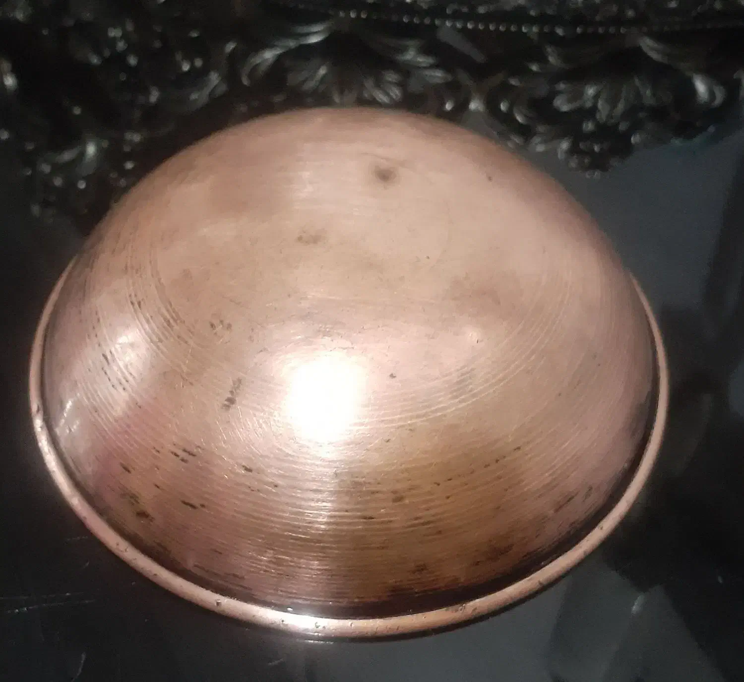 کاسه مسی طلایی|کلکسیون اشیاء عتیقه|دماوند, مسکن مهر گیلاوند|دیوار