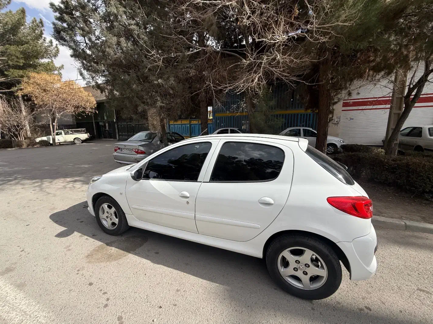 207 دنده ای|خودرو سواری و وانت|اصفهان, شهرک صنعتی امیرکبیر (شاپور جدید)|دیوار