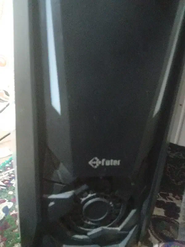 کامپیوتر تمیز گیمینگ با مانیتور قوی .ps4و..|رایانه رومیزی|بم, |دیوار