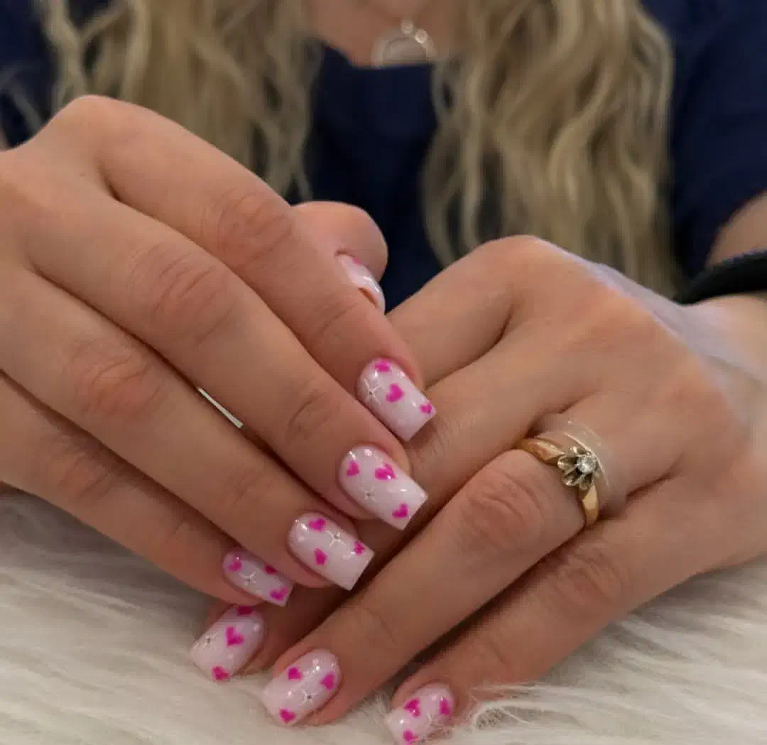 آموزش با تخفیف ویژه ۳،۵۰۰،۰۰۰ و کاشت ناخن ۳۵۰|خدمات آرایشگری و زیبایی|اردبیل, |دیوار