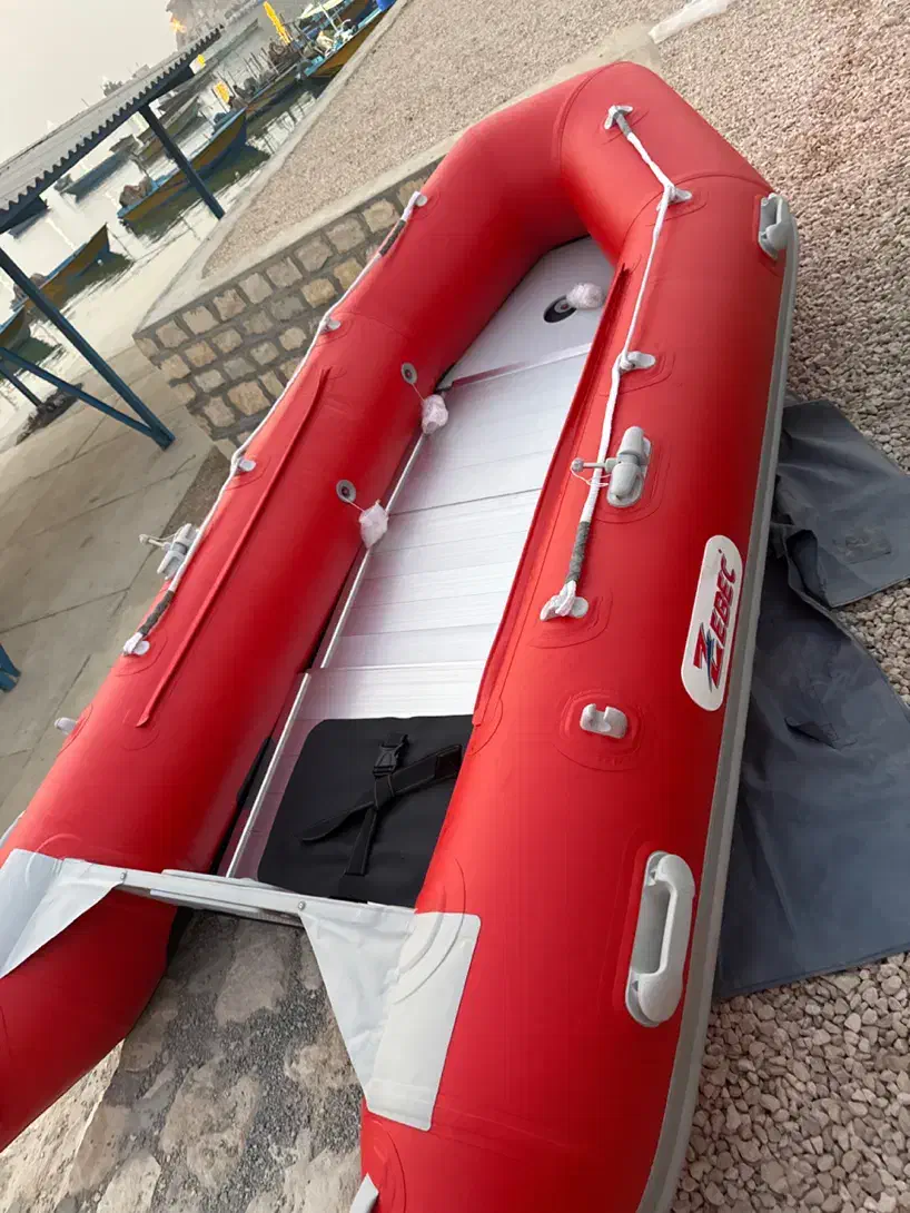 قایق بادی به همراه موتور ۶اسب یاماها|قایق و سایر وسایل نقلیه|شیراز, شهدای شهرک سعدی|دیوار