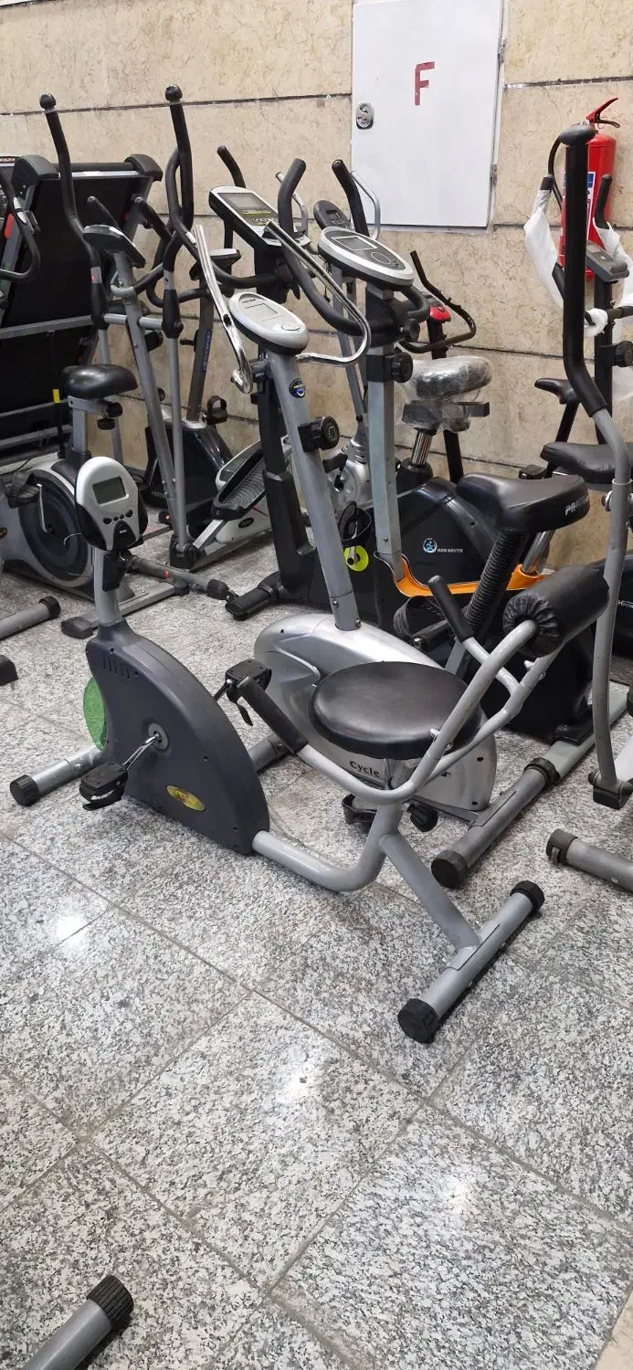 دوچرخه ثابت مبله فلکس تحت لیانس امریکا|تجهیزات ورزشی|تهران, مشیریه|دیوار