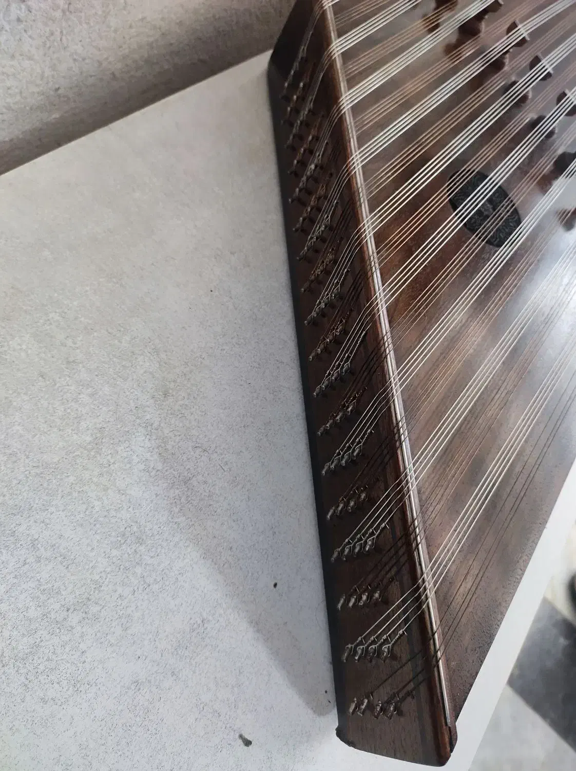 سنتور ضد رطوبت با کیفیت با میز و مضراب و هارد کیس|سازهای سنتی|چالوس, |دیوار