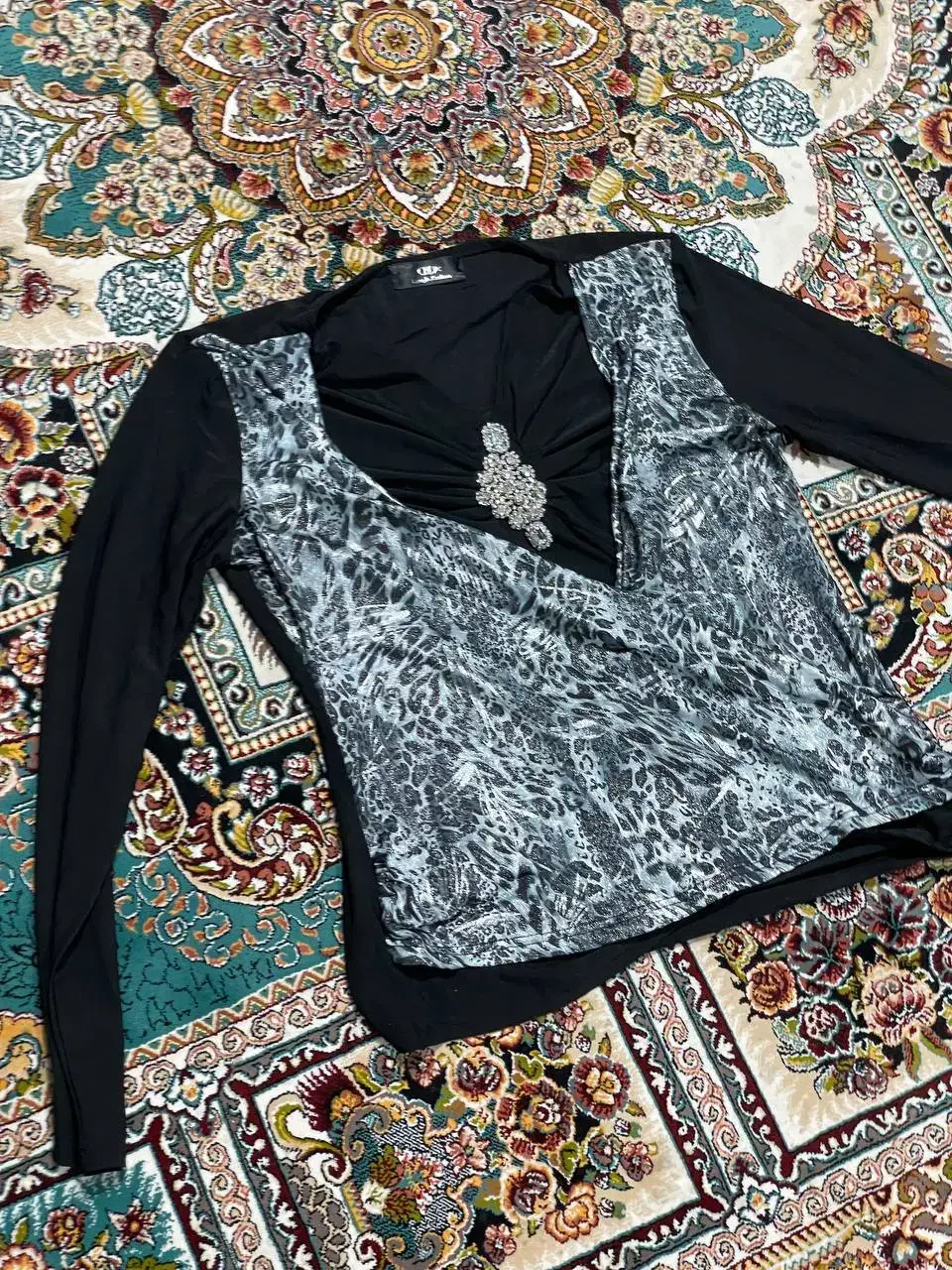 لباس مجلسی|لباس|صومعه‌سرا, |دیوار