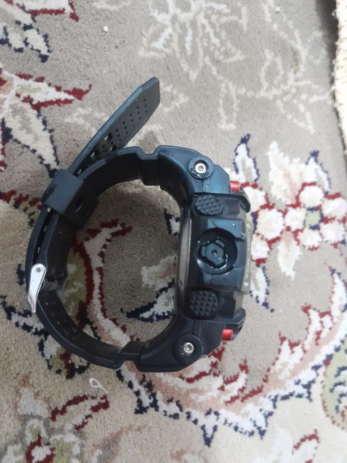 ساعت زد اب|ساعت|سرایان, |دیوار