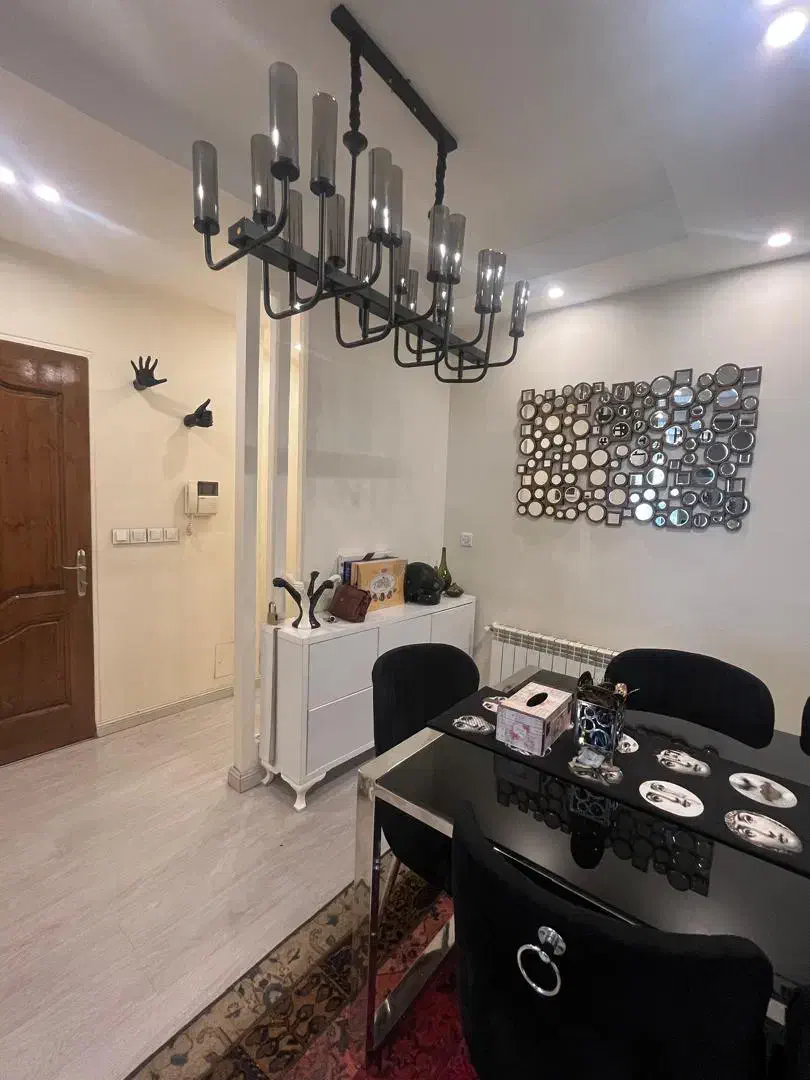 ۱۱۵متر  دادمان درحد‌نوساز  غرق‌نور  لابی‌دار