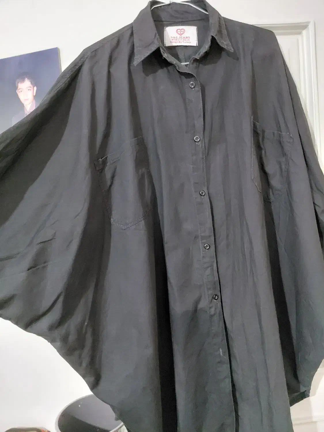 مانتو|لباس|مشهد, سرافرازان|دیوار