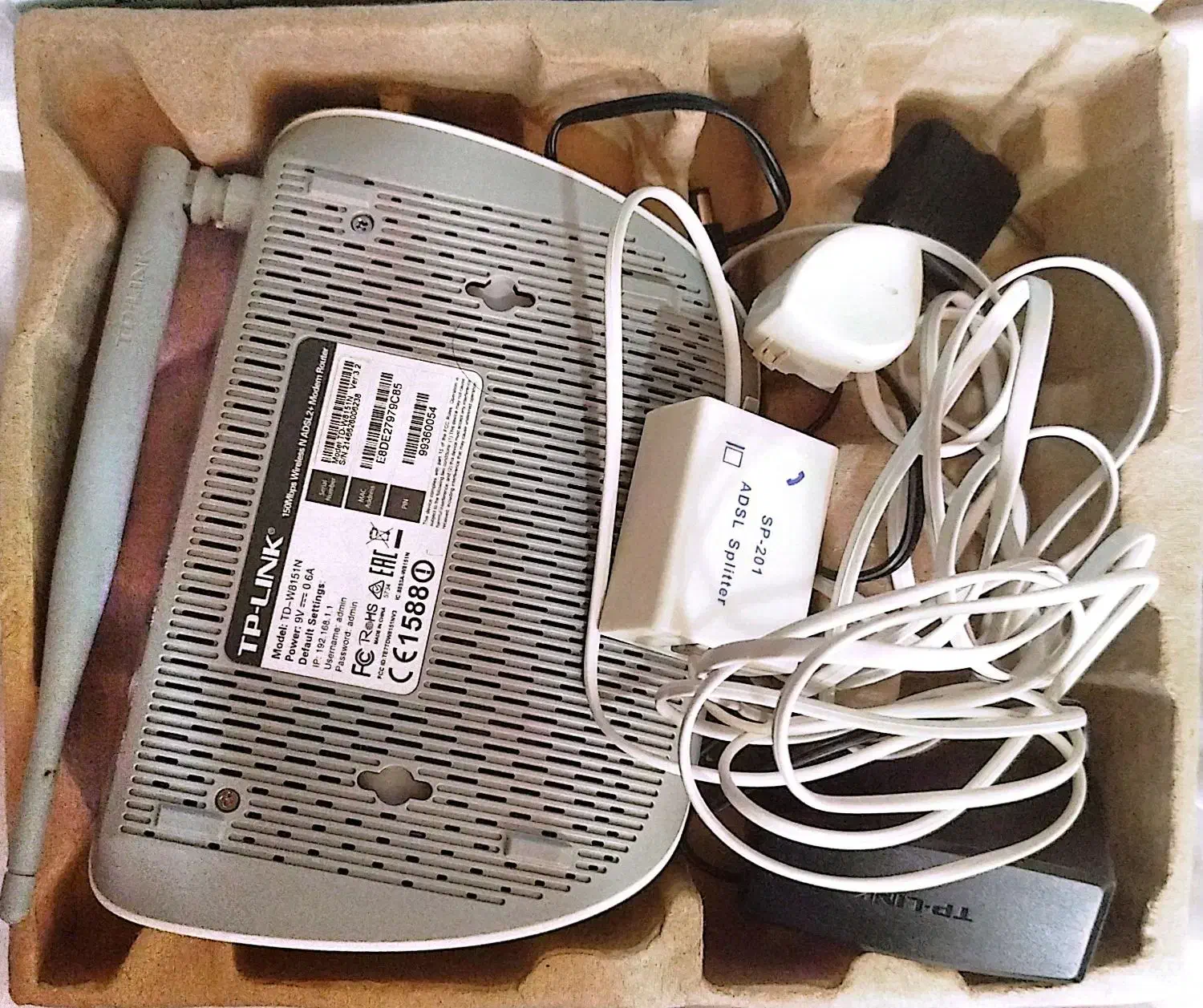 مودم وایرلس روتر دار TP-Link تک پورت وای‌فای|مودم و تجهیزات شبکه|صدرا-فارس, فاز ۱|دیوار