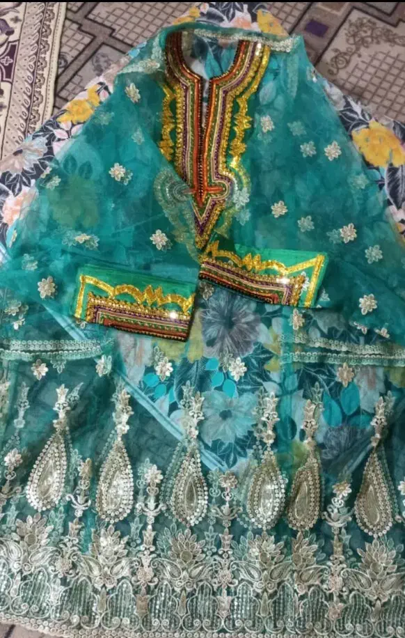 لباس بلوچی|لباس|میناب, |دیوار