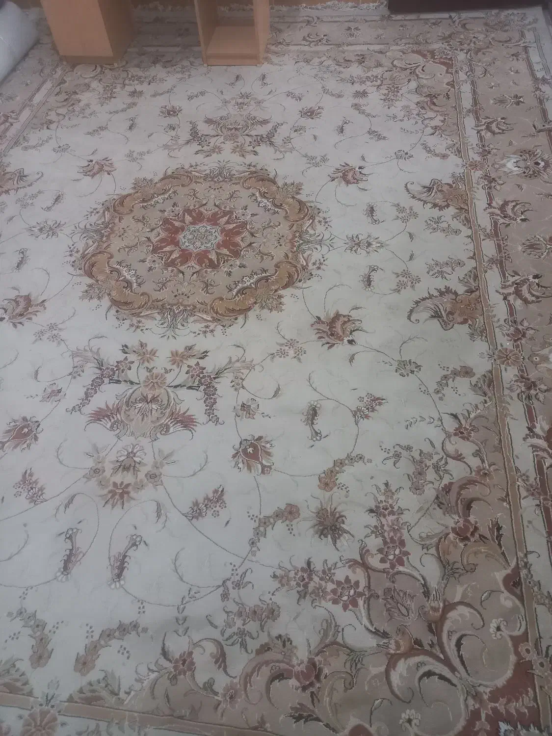 مقداری لوازم خانگی|فرش|مرند, |دیوار