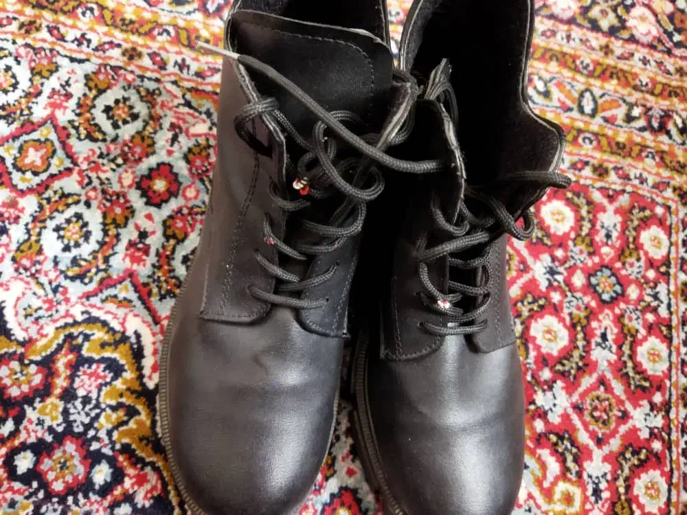 پوتین و کتانی|کیف، کفش، کمربند|اردبیل, |دیوار