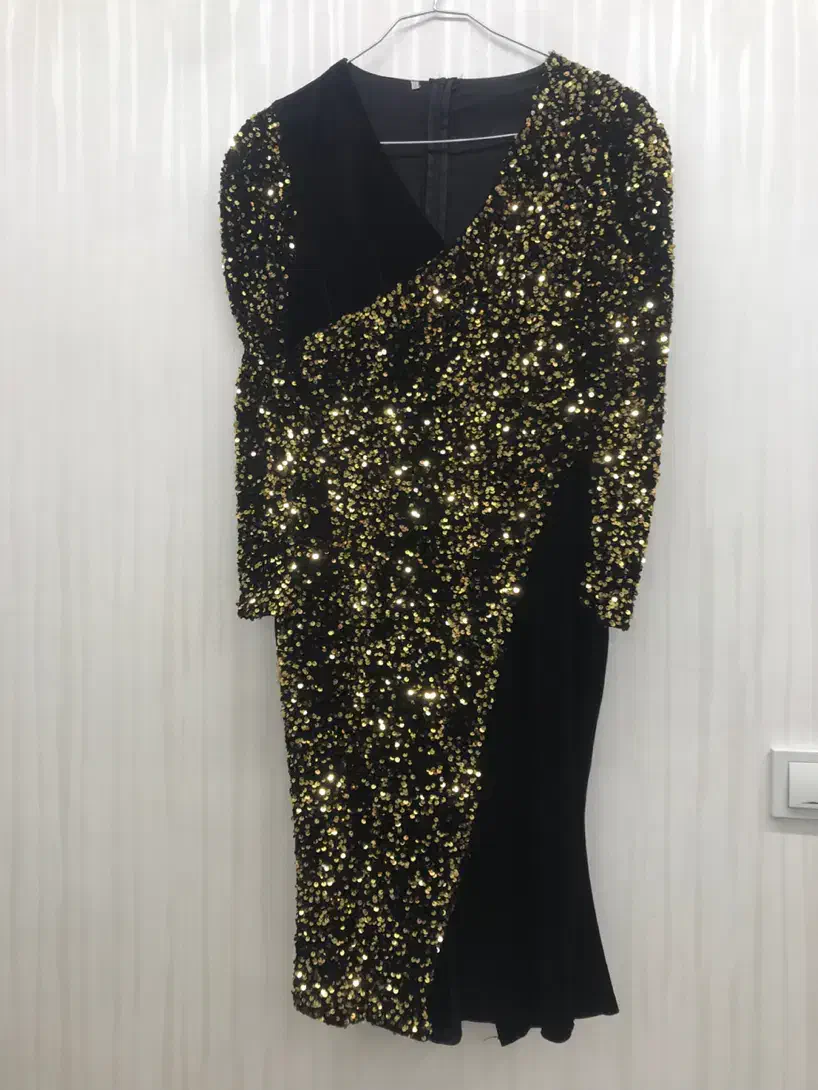 لباس مجلسی|لباس|ری, دیلمان|دیوار