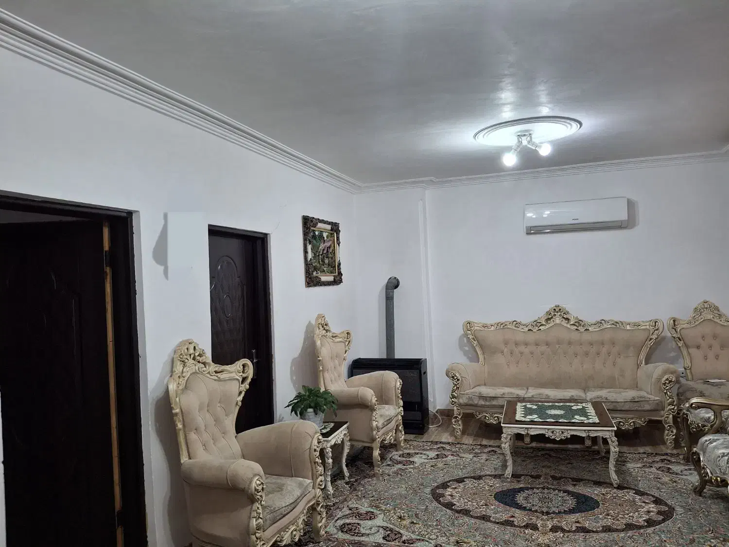 مبل هشت نفره|مبلمان خانگی و میز عسلی|تولم شهر, |دیوار