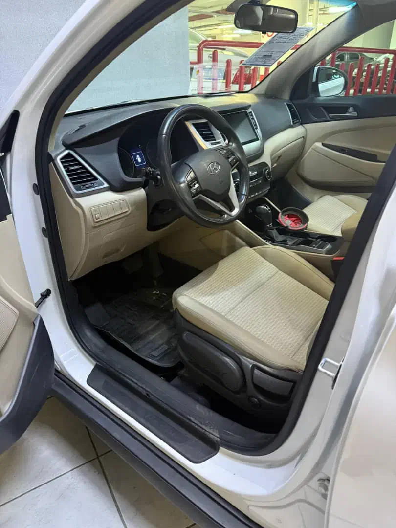 توسان 2017 تک دیفرانسل2000cc استثنایی فروش فوری|خودرو سواری و وانت|قم, زنبیل آباد|دیوار