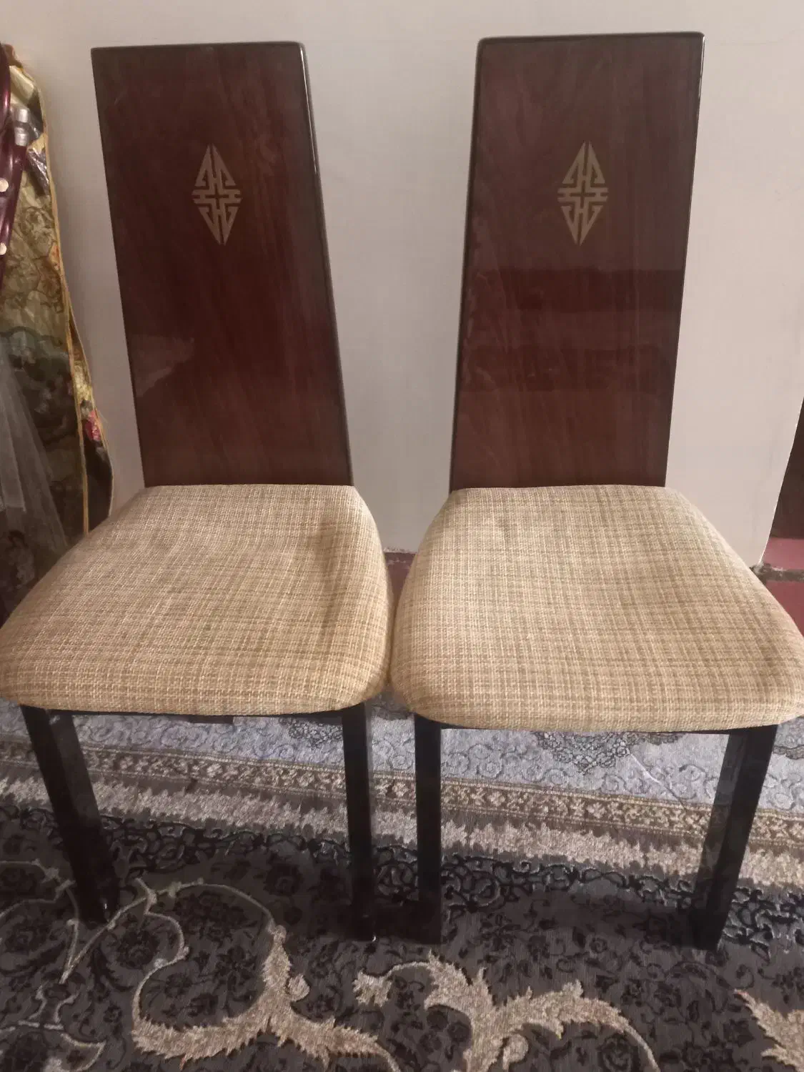 صندلی چوبی|صندلی و نیمکت|سیرجان, |دیوار