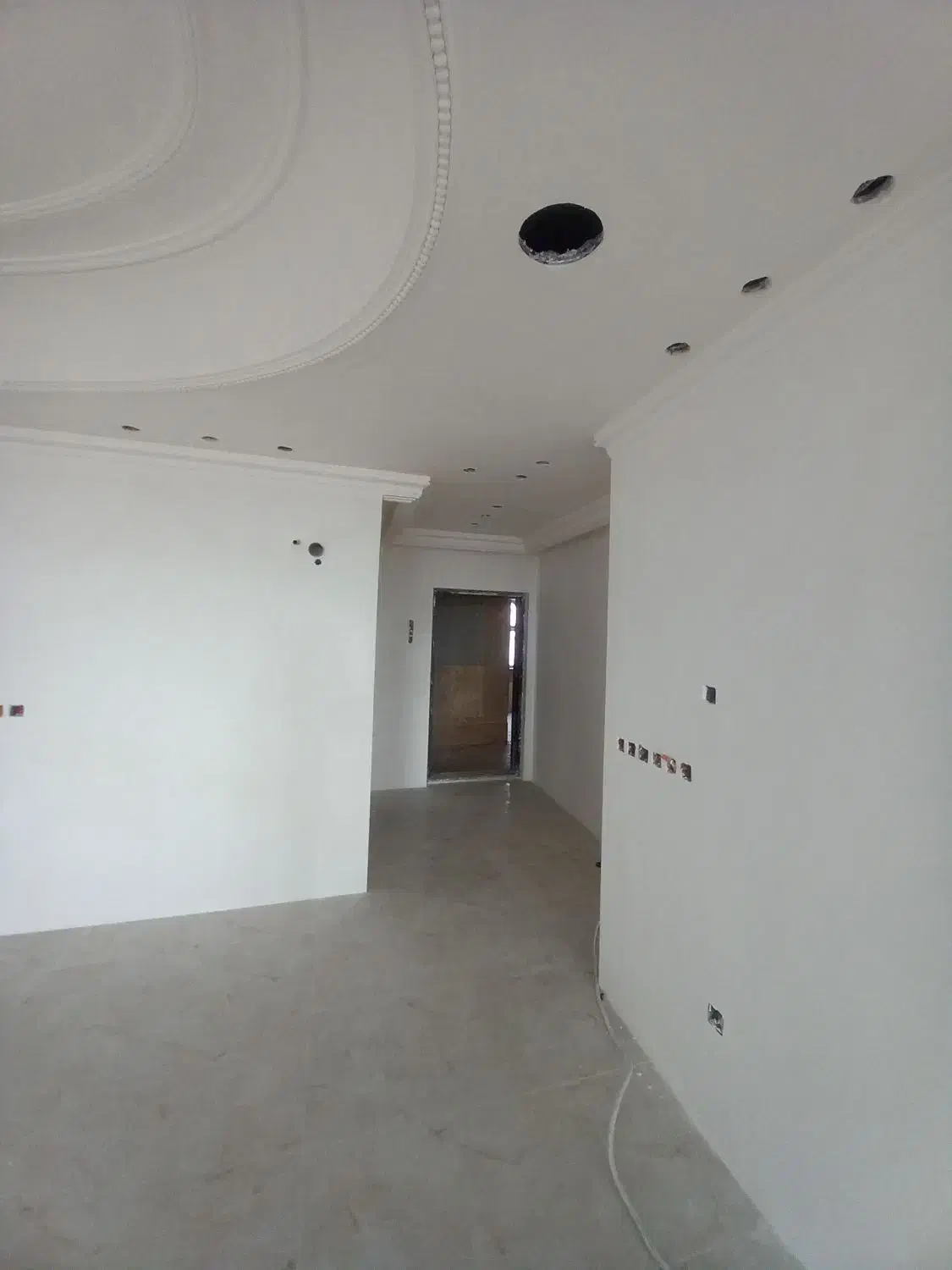 گچ کاری و لکه گیری  ابزار وغیره با کمترین ریختوپاش|خدمات پیشه و مهارت|ازنا, |دیوار