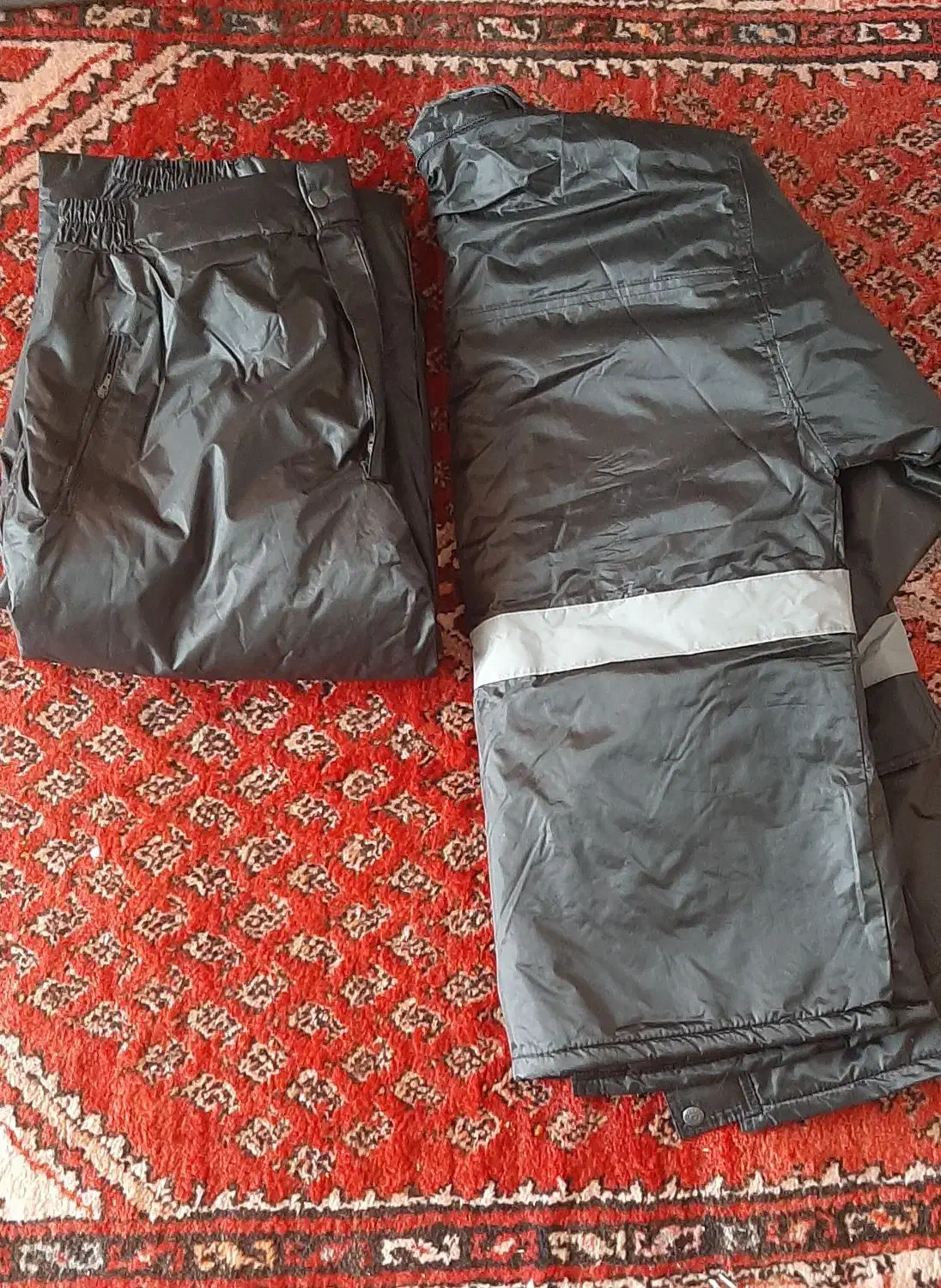 کاپشن و شلوار و کلاه بادگیر|لباس|بروجرد, |دیوار