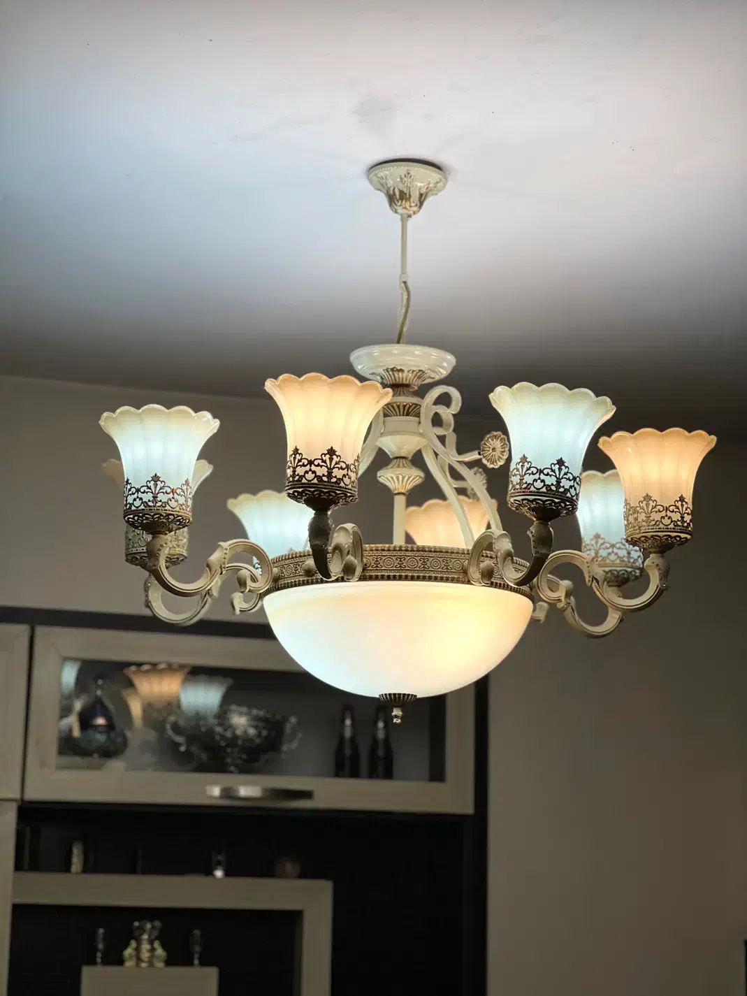 لوستر در حد نو|لوستر و چراغ آویز|اصفهان, بوستان ناژوان|دیوار