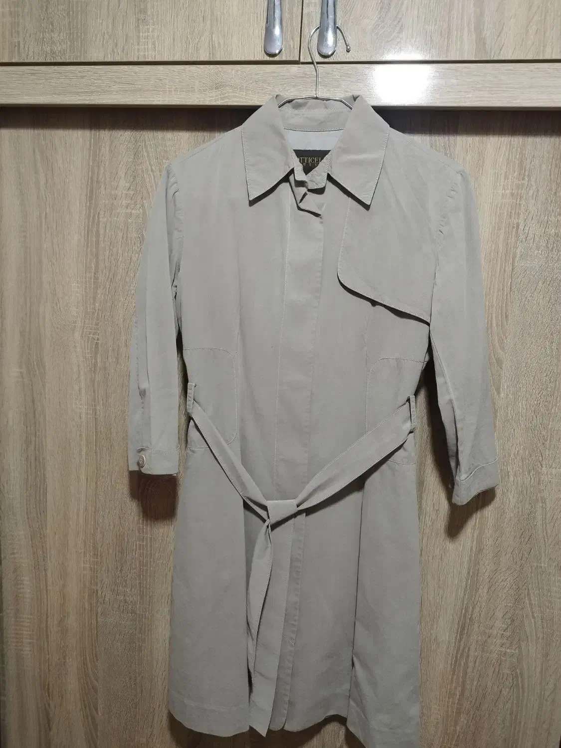 دو عدد بارانی زنانه|لباس|باسمنج, |دیوار