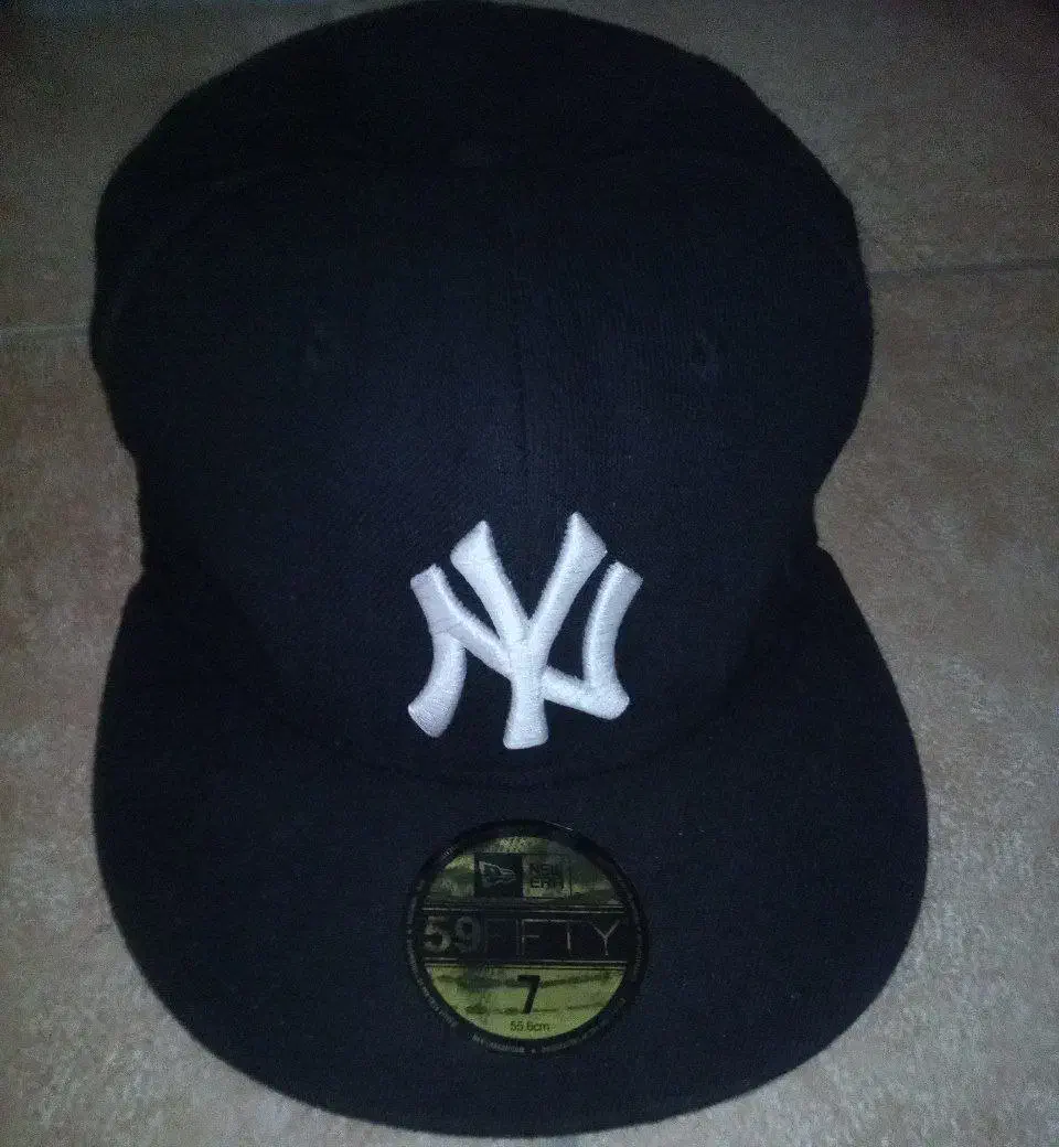 کلاه بک فیت|لباس|رشت, رشتیان|دیوار