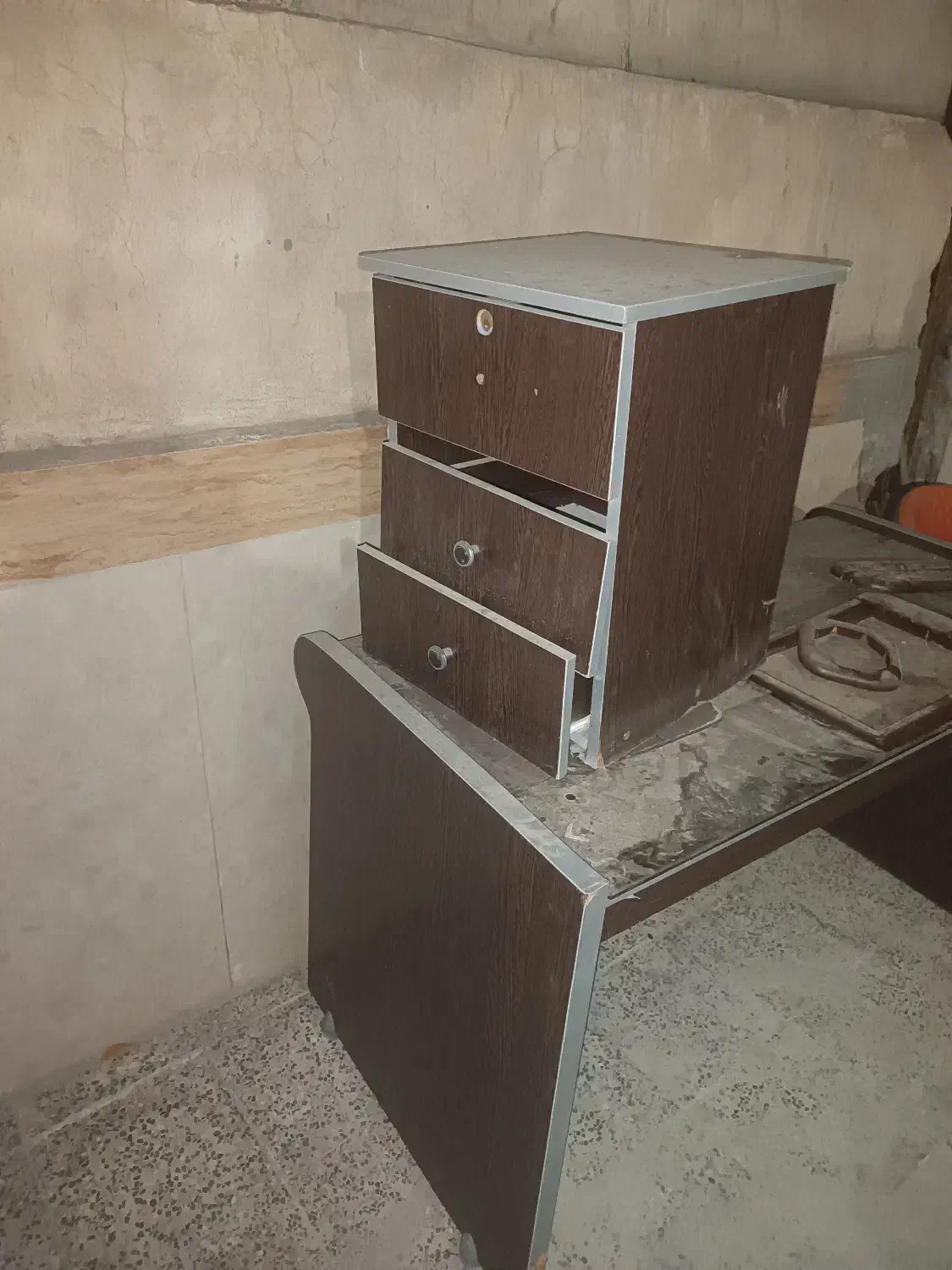 میز اداری و کشو|میز تحریر و کامپیوتر|الیگودرز, |دیوار