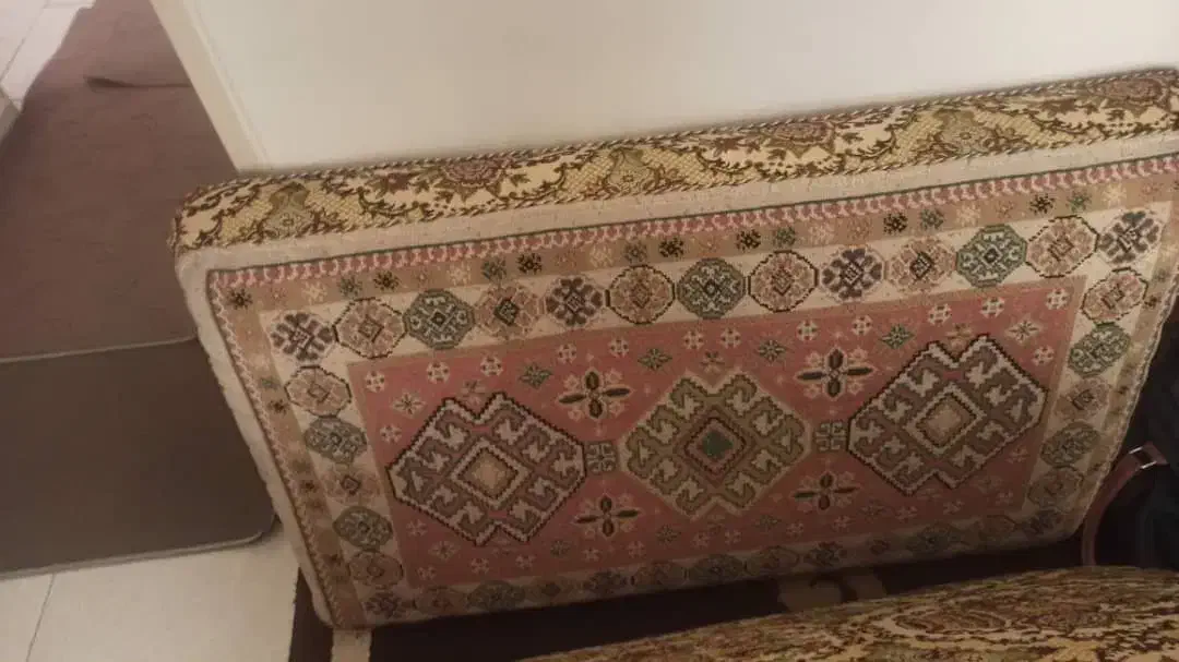 پشتی روشن سالم|فرش|تهران, صادقیه|دیوار