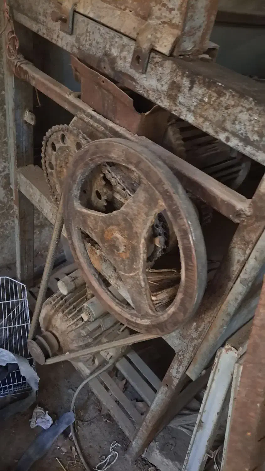 بادام شکنی|خردکن، آسیاب، غذاساز|برزک, |دیوار