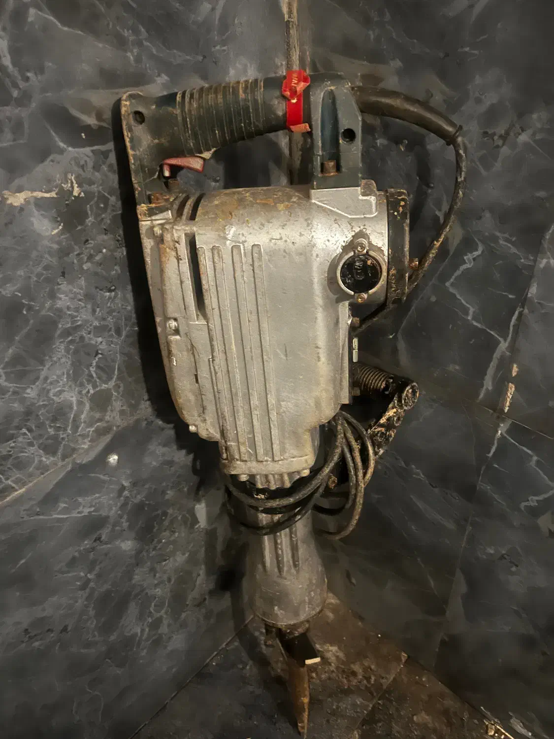 بتن کن بزرگ رونیکس کارکرده|ابزارآلات|مرند, |دیوار