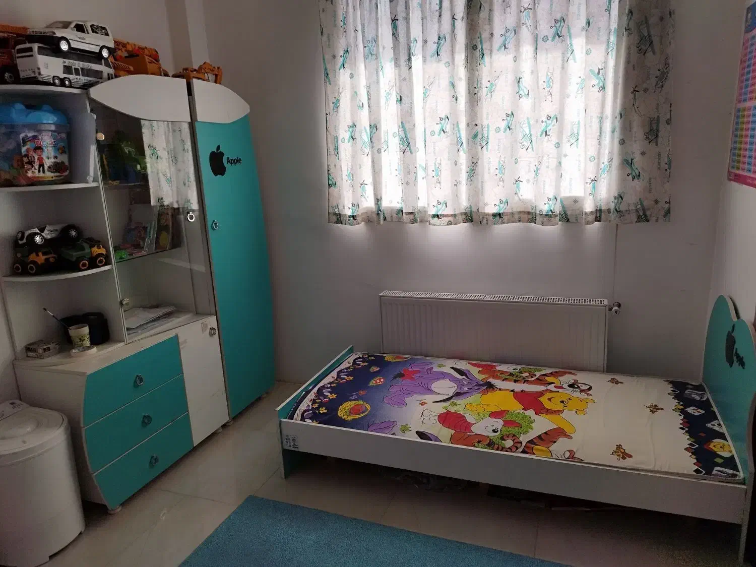 تشک و تخت کودک و نوجوان و کمد ( لباس و شیشه‌ای )|تخت و سرویس خواب|مشهد, حجاب (شهرک غرب)|دیوار