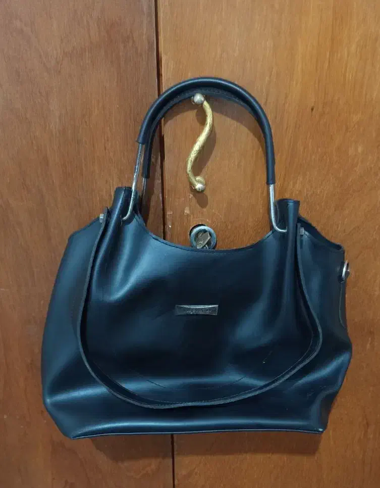 دو عدد کیف دوشی ...|کیف، کفش، کمربند|بندر انزلی, آخرخط|دیوار