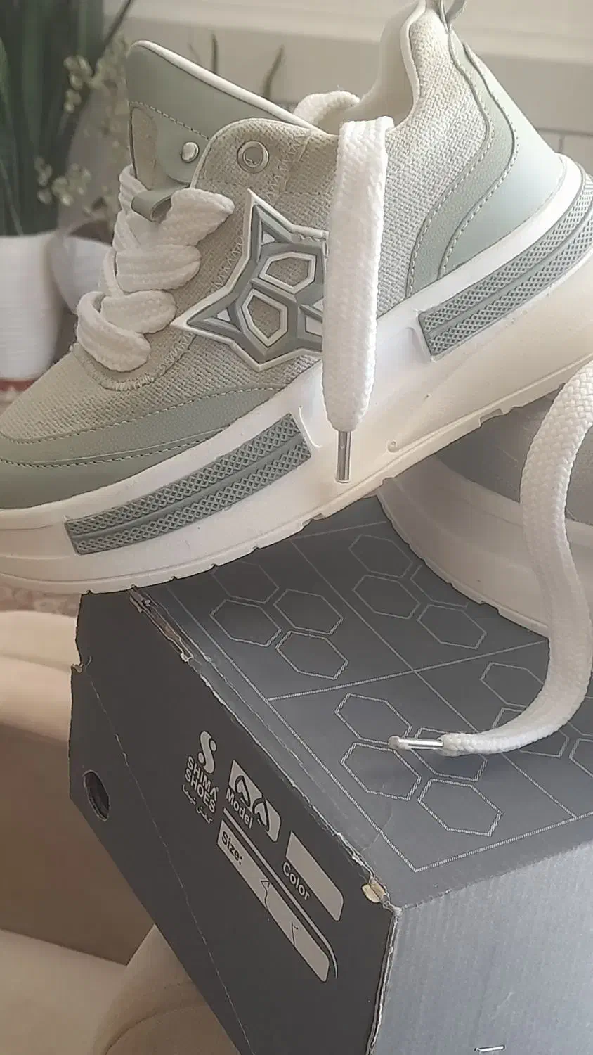 کفش  اسپرت  سایز  ۴۰|کیف، کفش، کمربند|برخوار, |دیوار