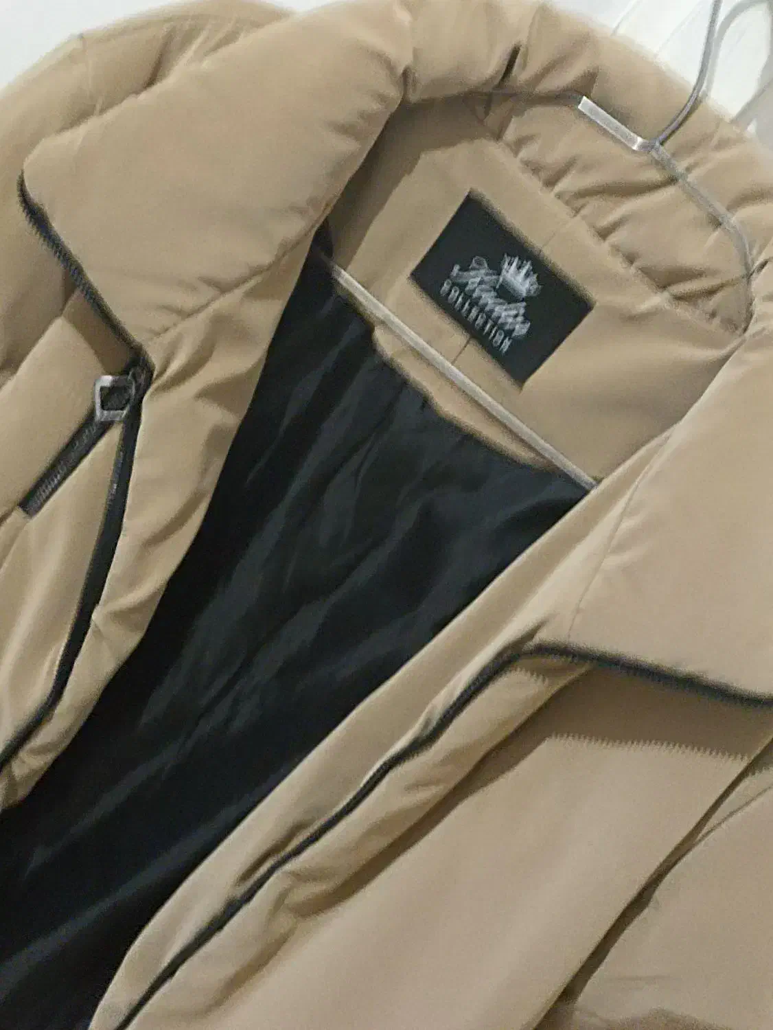 کاپشن|لباس|مشهد, دانشجو|دیوار