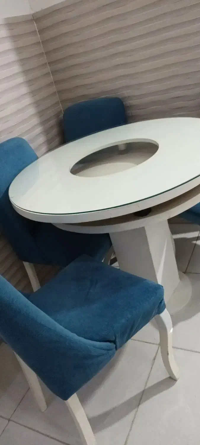 میزغذاخوری ۴نفره فقط میز|میز و صندلی غذاخوری|رشت, جهاد|دیوار