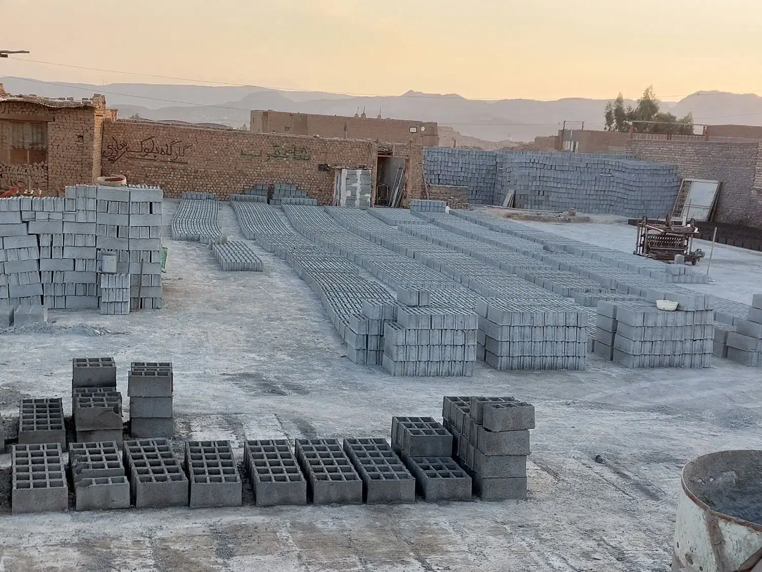 بلوک بولوک ۲۰*۴۰ ۵۰*۱۵ ۴۰*۱۰ طرح لیکا کیفیت بالا|مصالح و تجهیزات ساختمان|قم, زنبیل آباد|دیوار