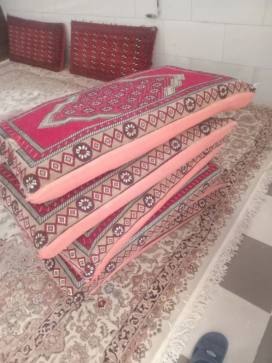 پشتی|پشتی|شیراز, قلعه نو|دیوار