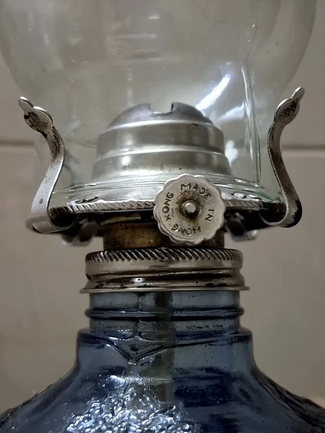 چراغ نفتی هنگ کنگی|کلکسیون اشیاء عتیقه|گنبد کاووس, |دیوار