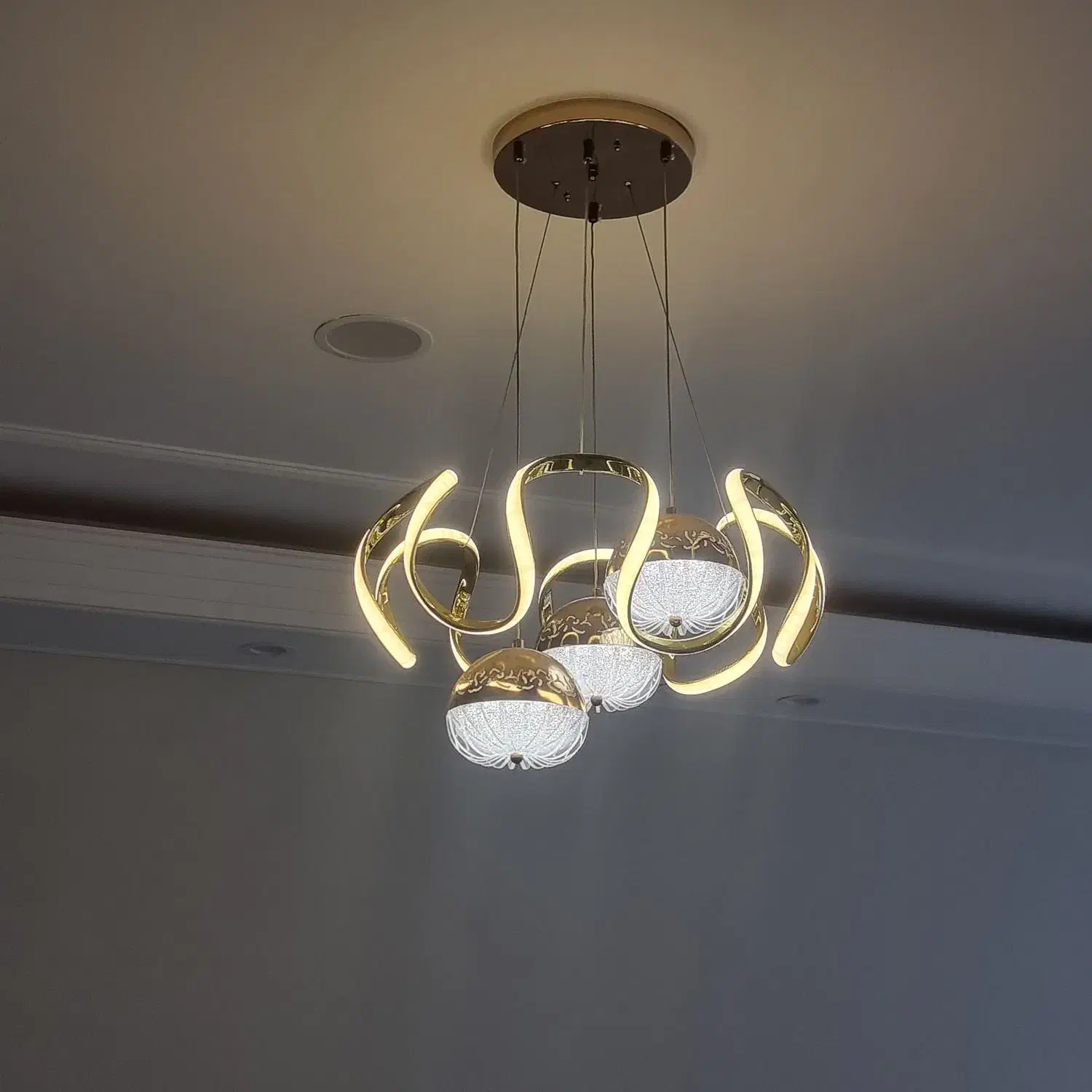 لوستر نو نو|لوستر و چراغ آویز|بروجرد, |دیوار