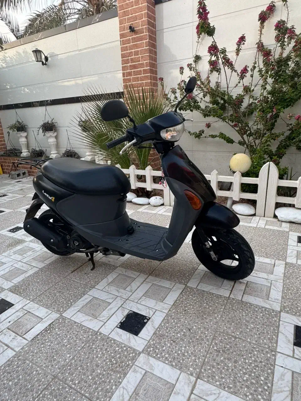 پاکشتی لتس فور|موتورسیکلت|آبپخش, |دیوار