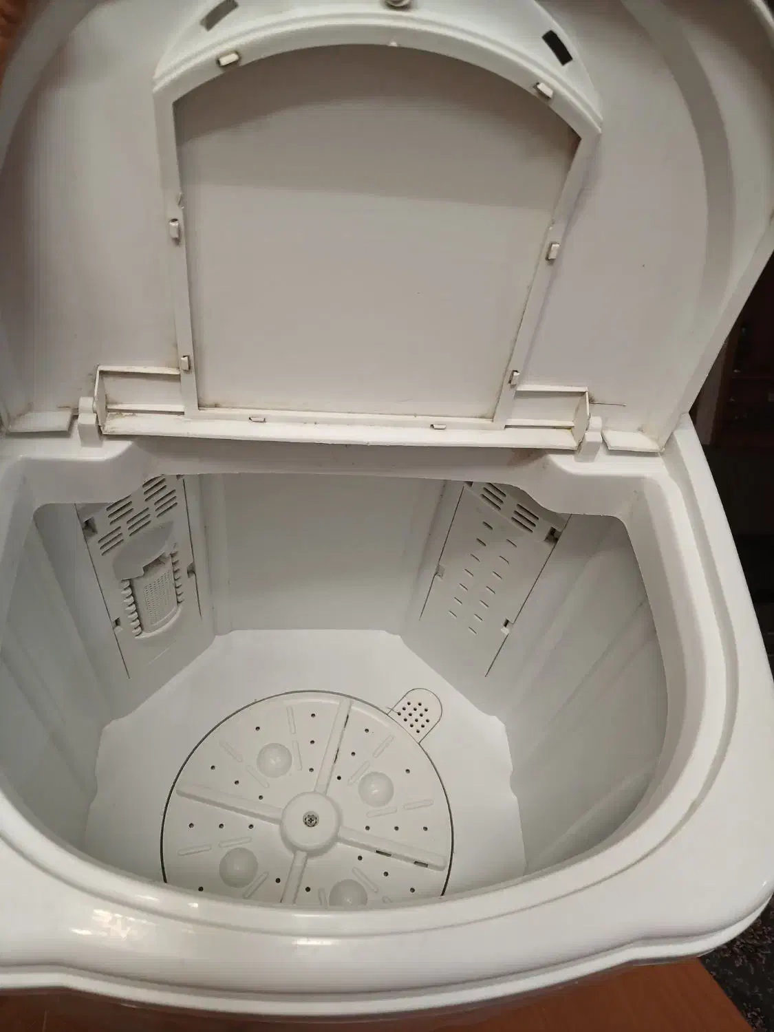 فریدولین|ماشین لباسشویی و خشک‌کن لباس|فولادشهر, C8|دیوار