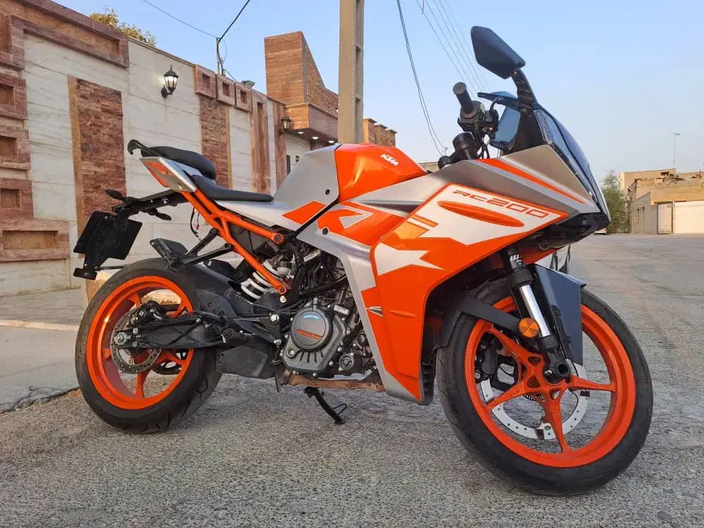 موتور  کی ام سی ۲۰۰  مدل ۱۴۰۳ در حد صفر|موتورسیکلت|سیاخ دارنگون, |دیوار