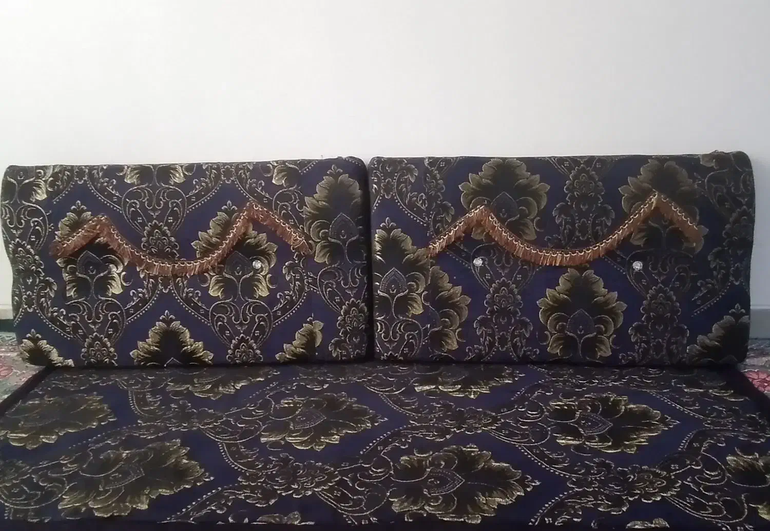 مخطع و تشک|پشتی|خمینیشهر, |دیوار