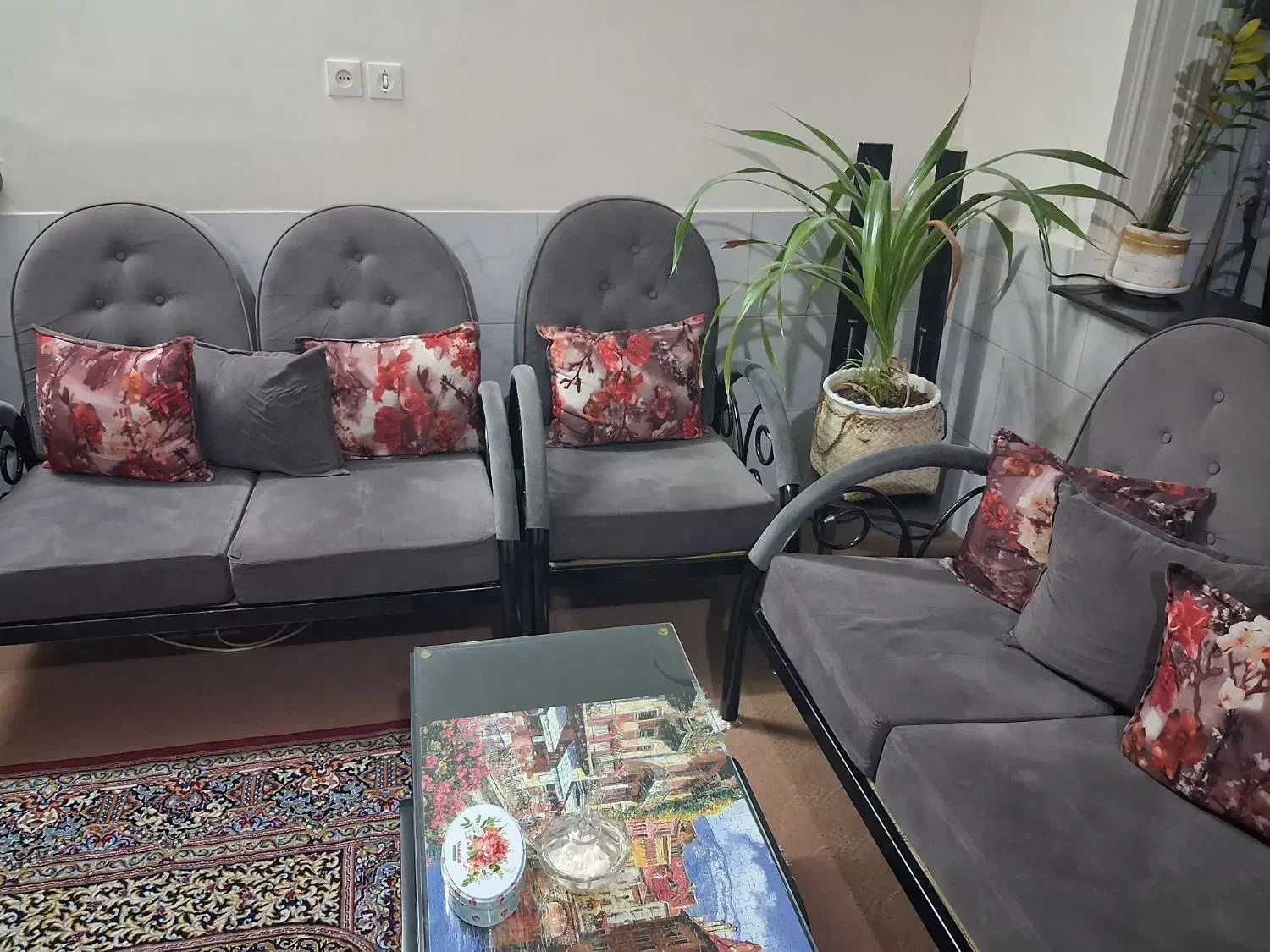 فروش مبل به همراه میز وسط و میز عسلی|مبلمان خانگی و میز عسلی|قزوین, |دیوار