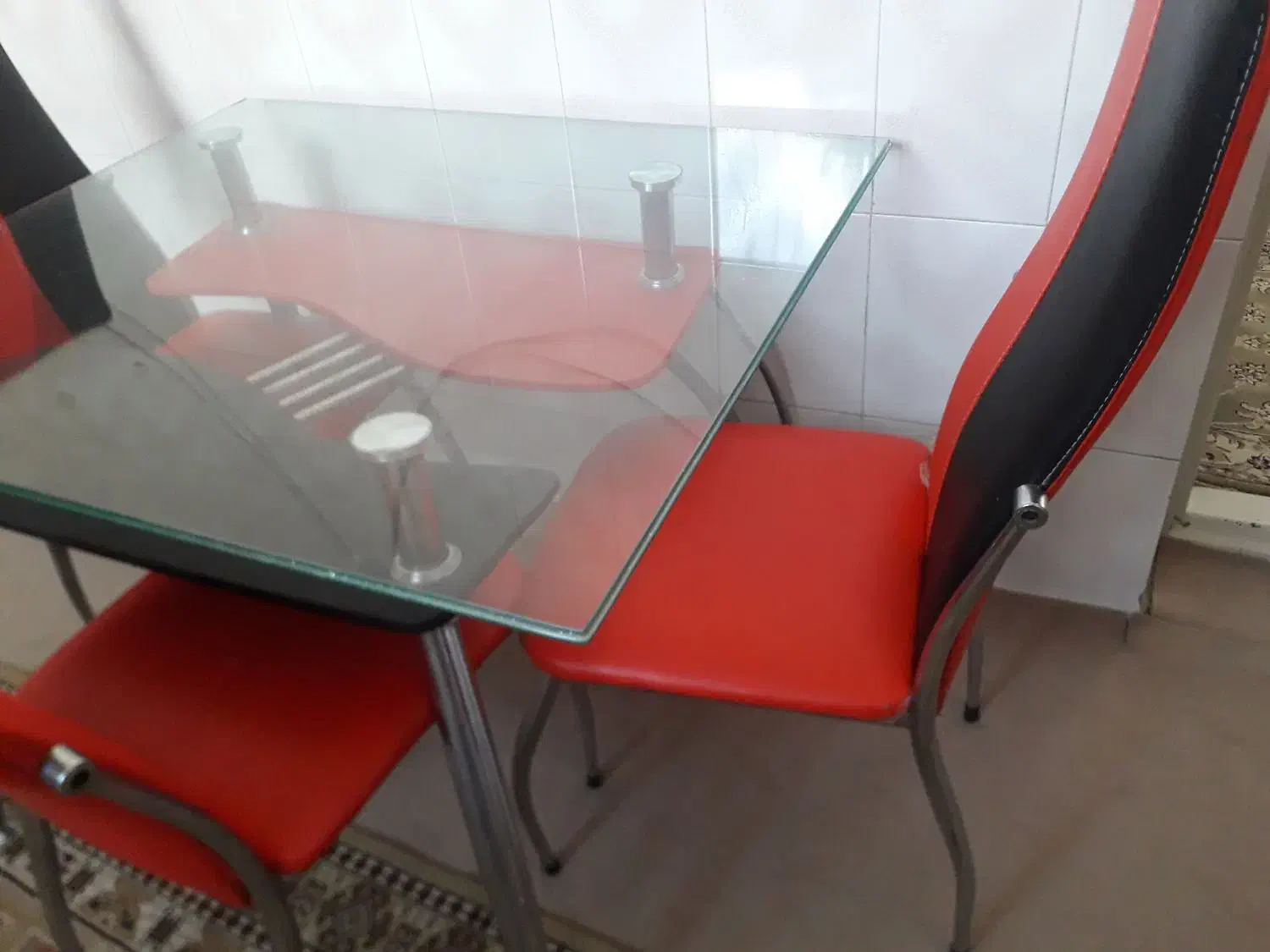 میز و صندلی ۳ عدد|میز و صندلی غذاخوری|فلاورجان, |دیوار